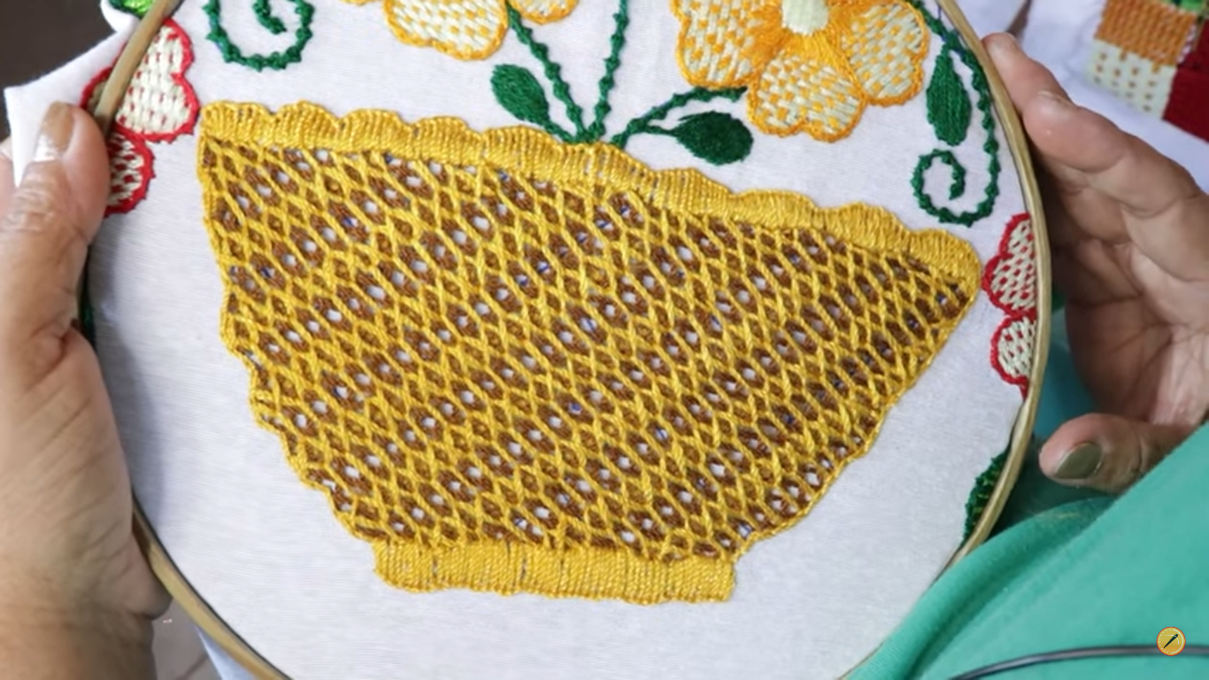 ¿Como bordar una CANASTA DE FLORES BF 153