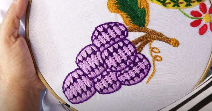 BORDADO FÁCIL DE UVA | BF 157