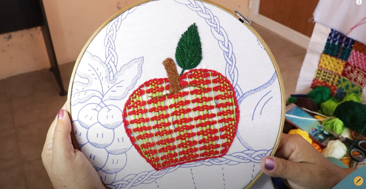 Cómo Bordar una Hermosa Manzana