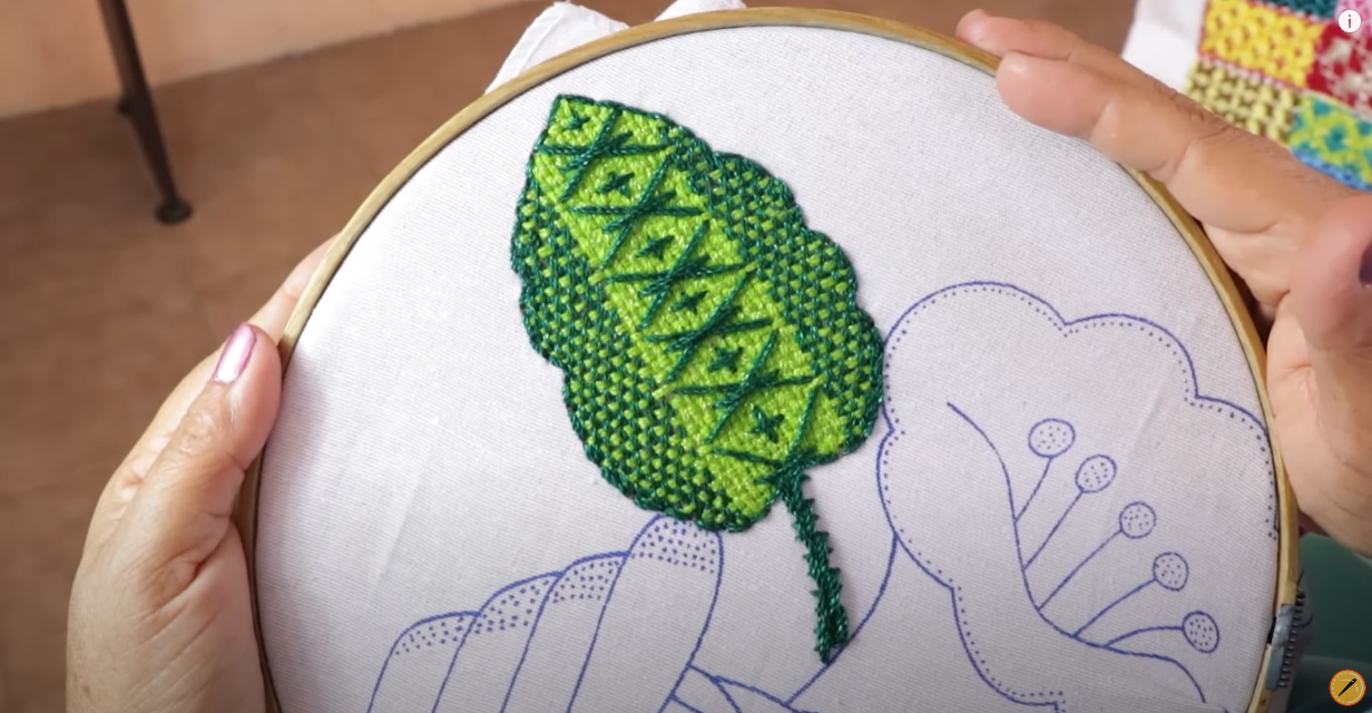 CREA esta FACIL y HERMOSA PUNTADA para HOJAS