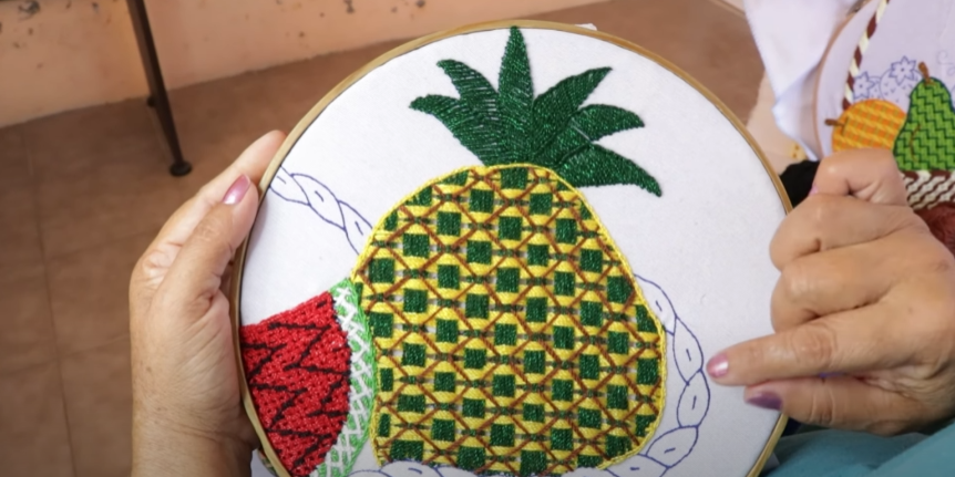 HERMOSA PUNTADA FANTASIA para BORDADO de PIÑAS