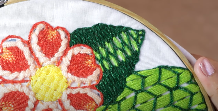 Cómo Bordar una Hoja con Puntada Petatillo – Guía Paso a Paso para Principiantes